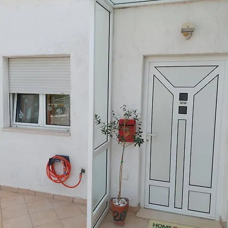 Issa -1min From The Beach,free Parking